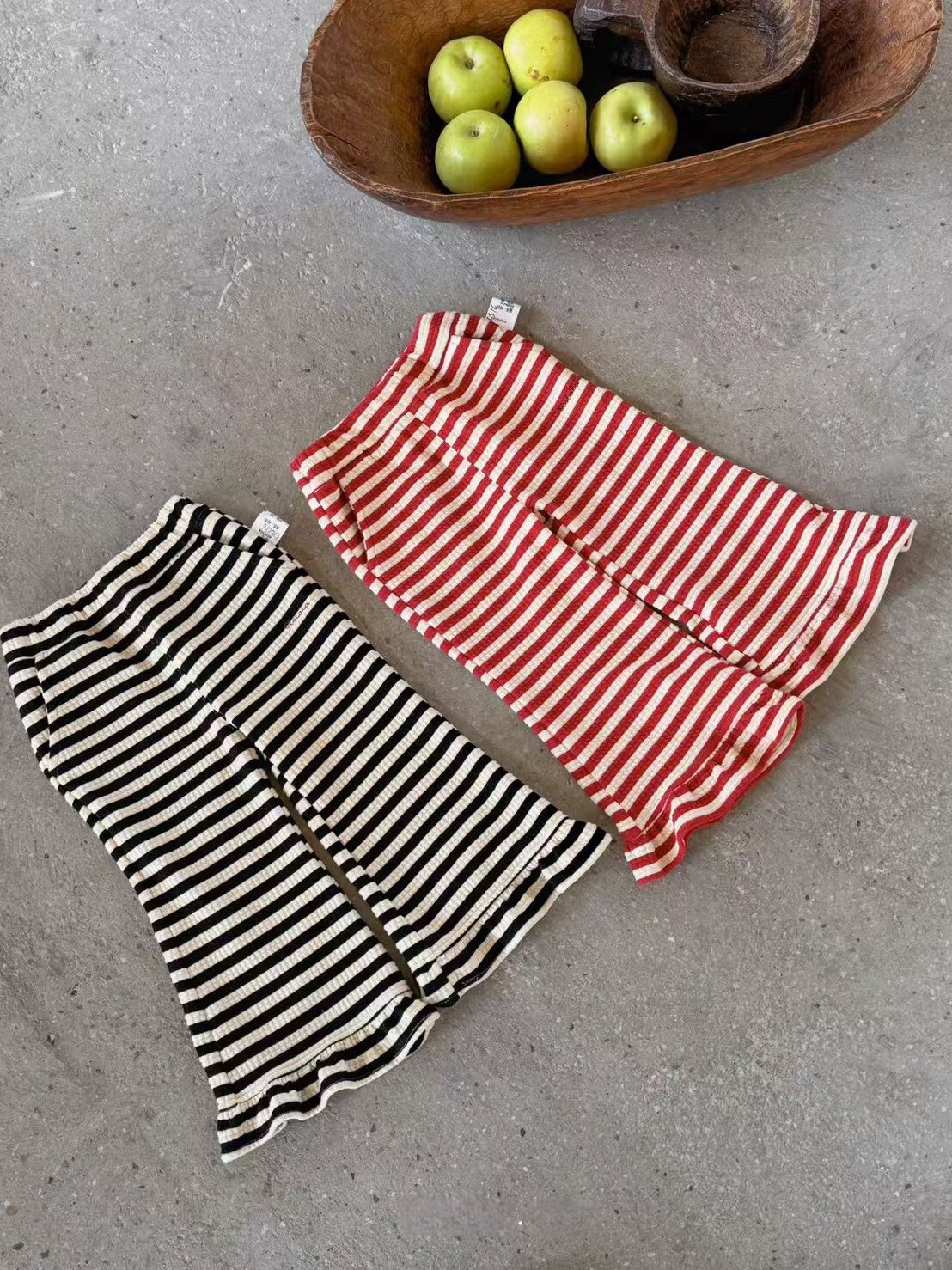 荷葉邊條紋喇叭褲