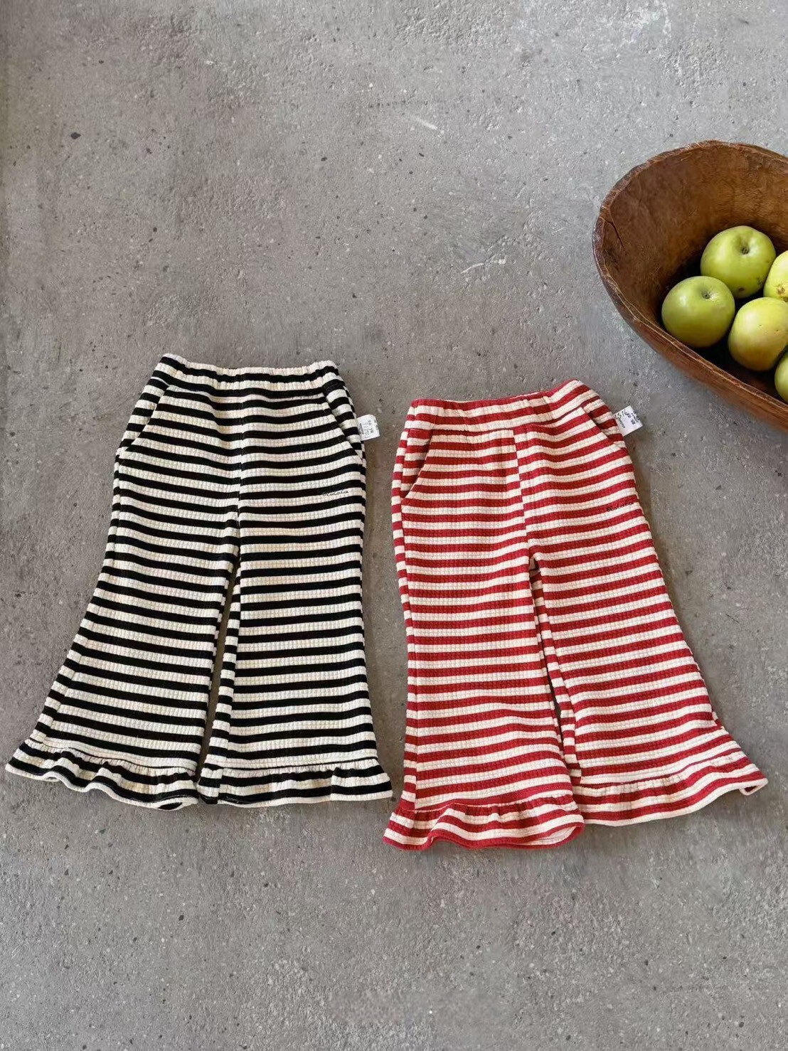 荷葉邊條紋喇叭褲