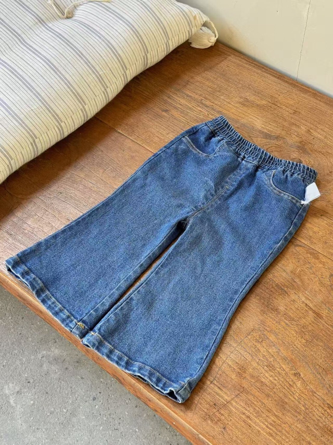 柔軟牛仔喇叭褲