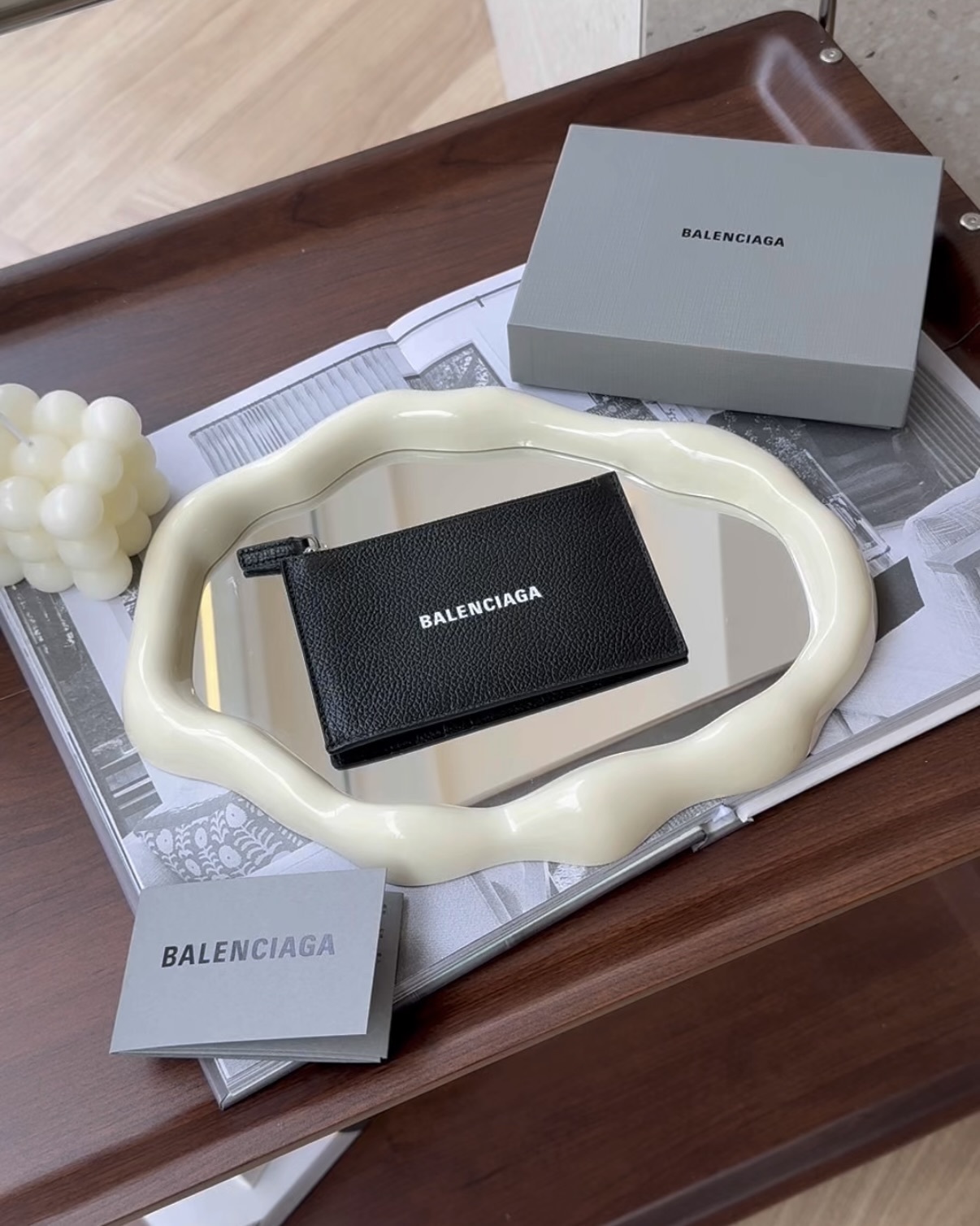 BALENCIAGA｜LOGO一字拉鍊卡夾 黑色