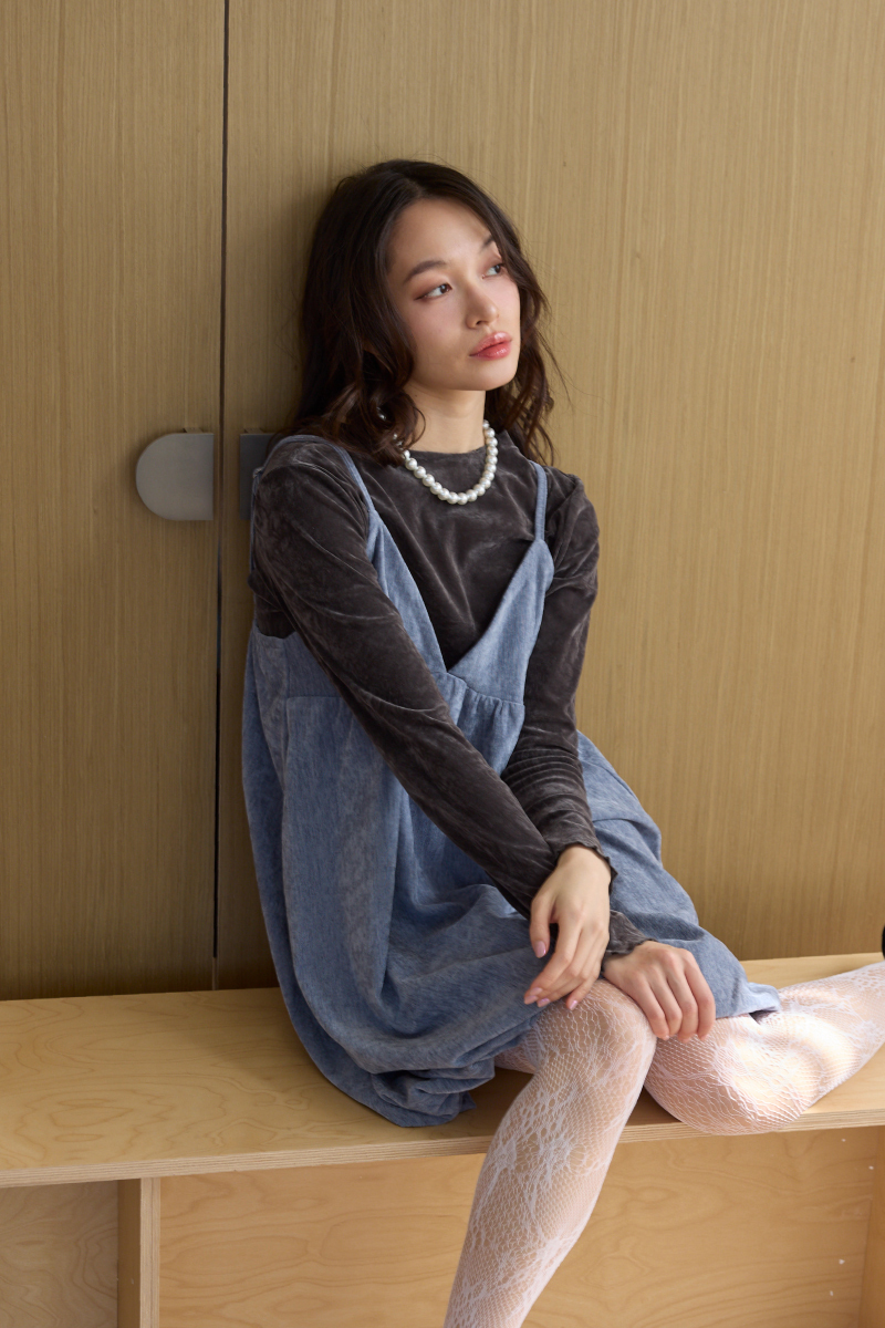 木耳捲邊絨布上衣