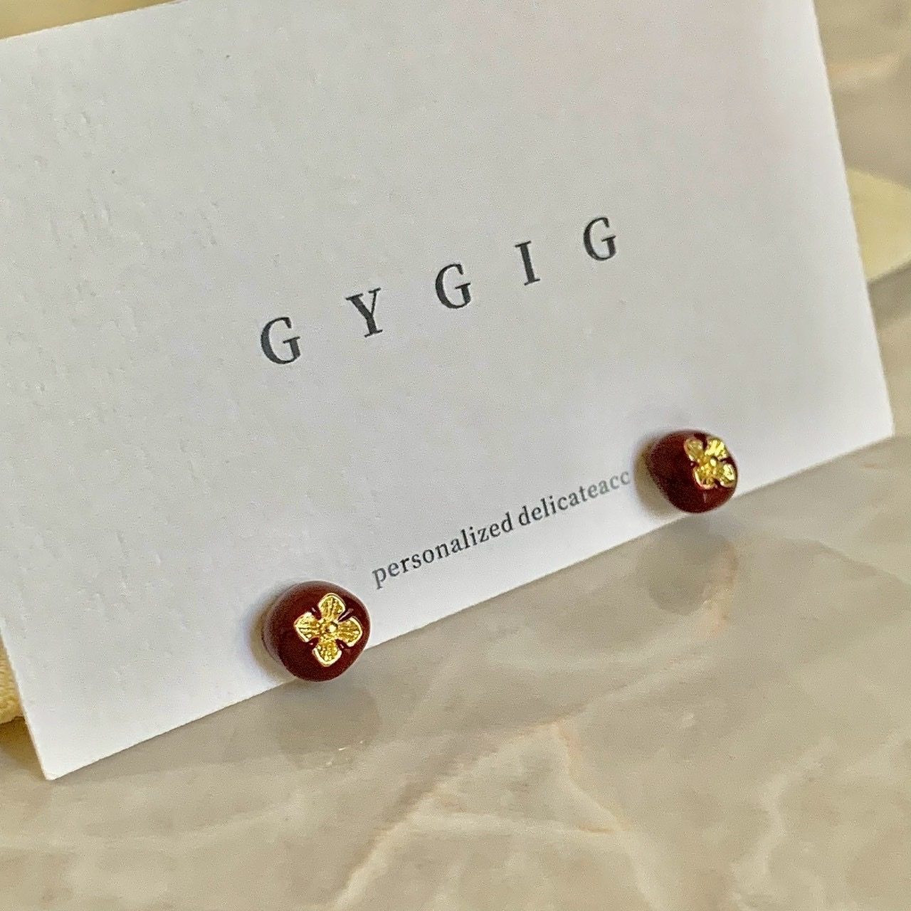 Gy”紅釉小柿子金老花小耳釘