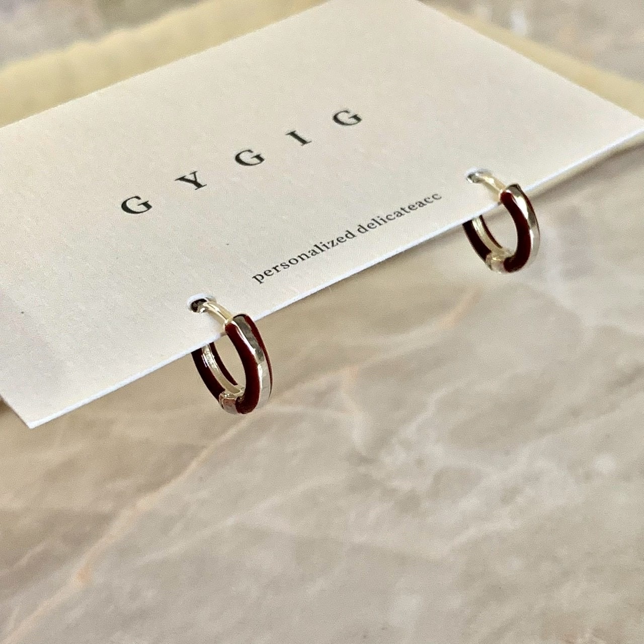 Gy”高級紅釉銀小耳釦釘圈