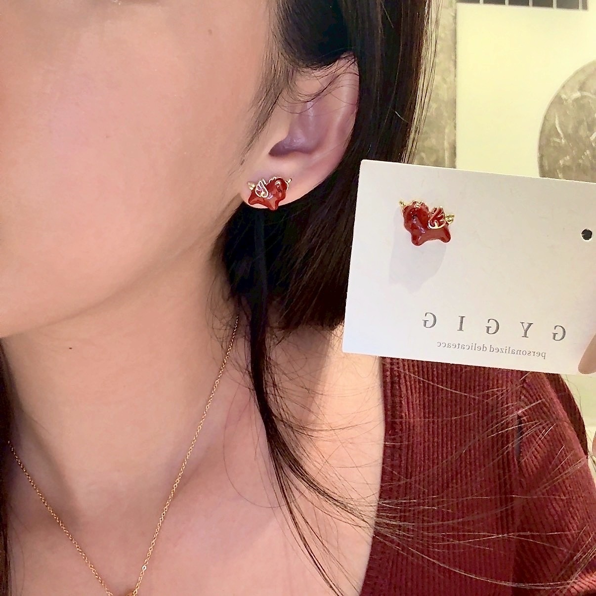 Gy馬年限定款”紅滴釉飛天獨角小馬/金邊立體耳釘/現貨1