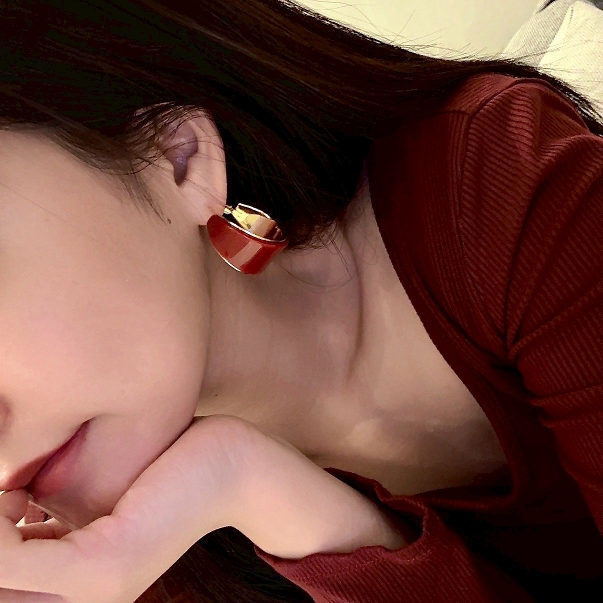 Gy”紅金滴釉時髦圓弧大耳釦釘圈