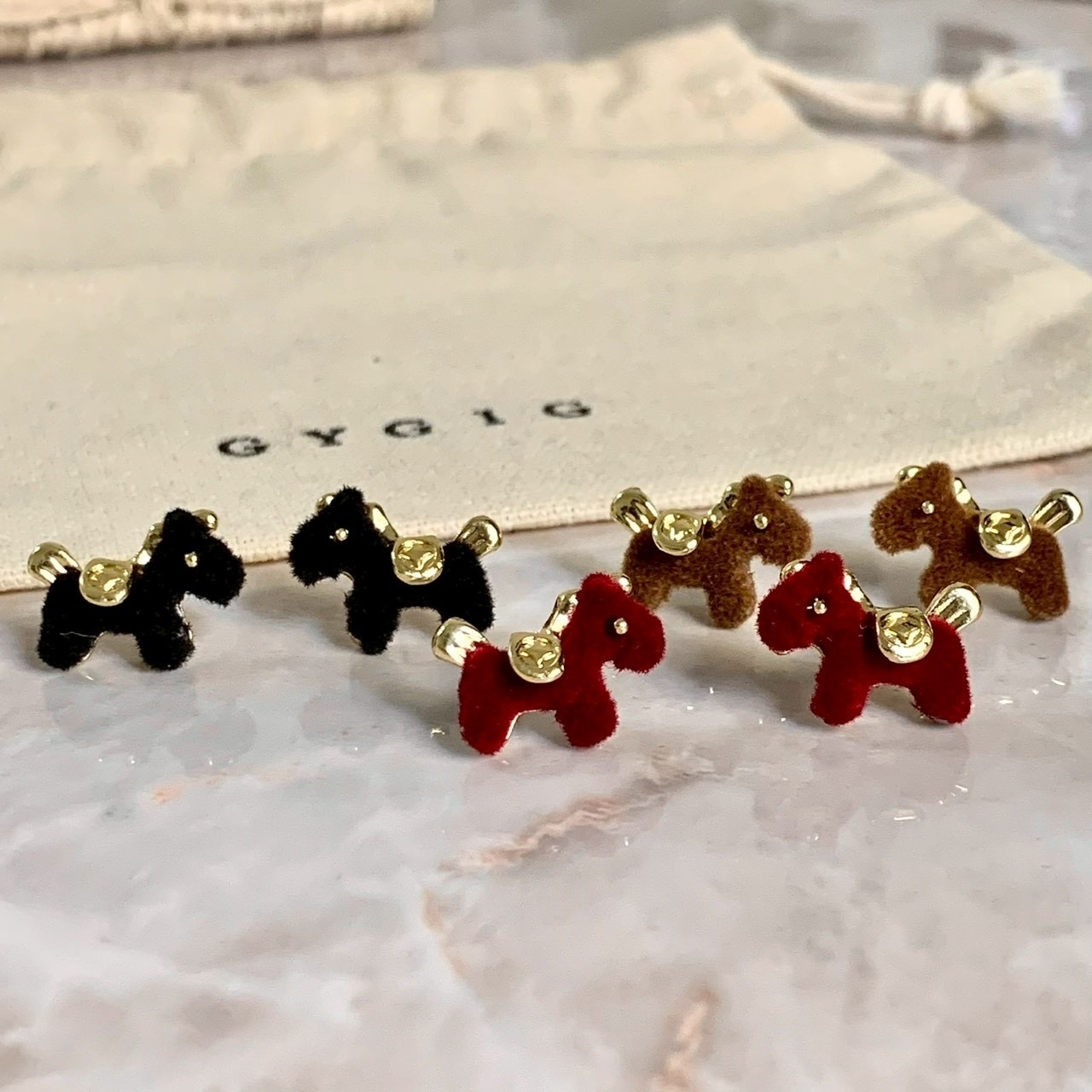 Gy馬年限定款”毛絨絨鑲金三色小馬駒立體耳釘