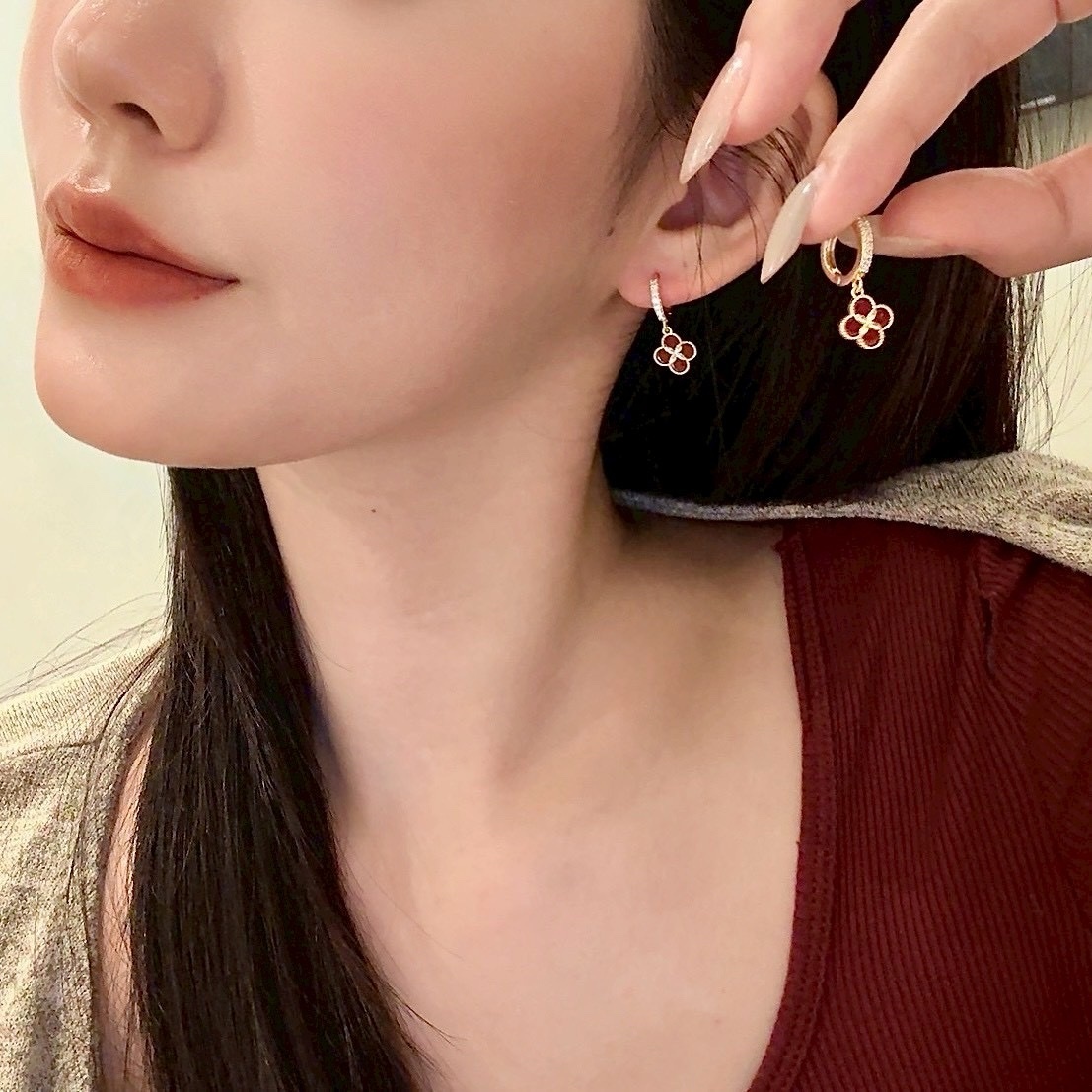 Gy”紅金釉圓潤小四葉草/鑲鑽耳釦釘墜