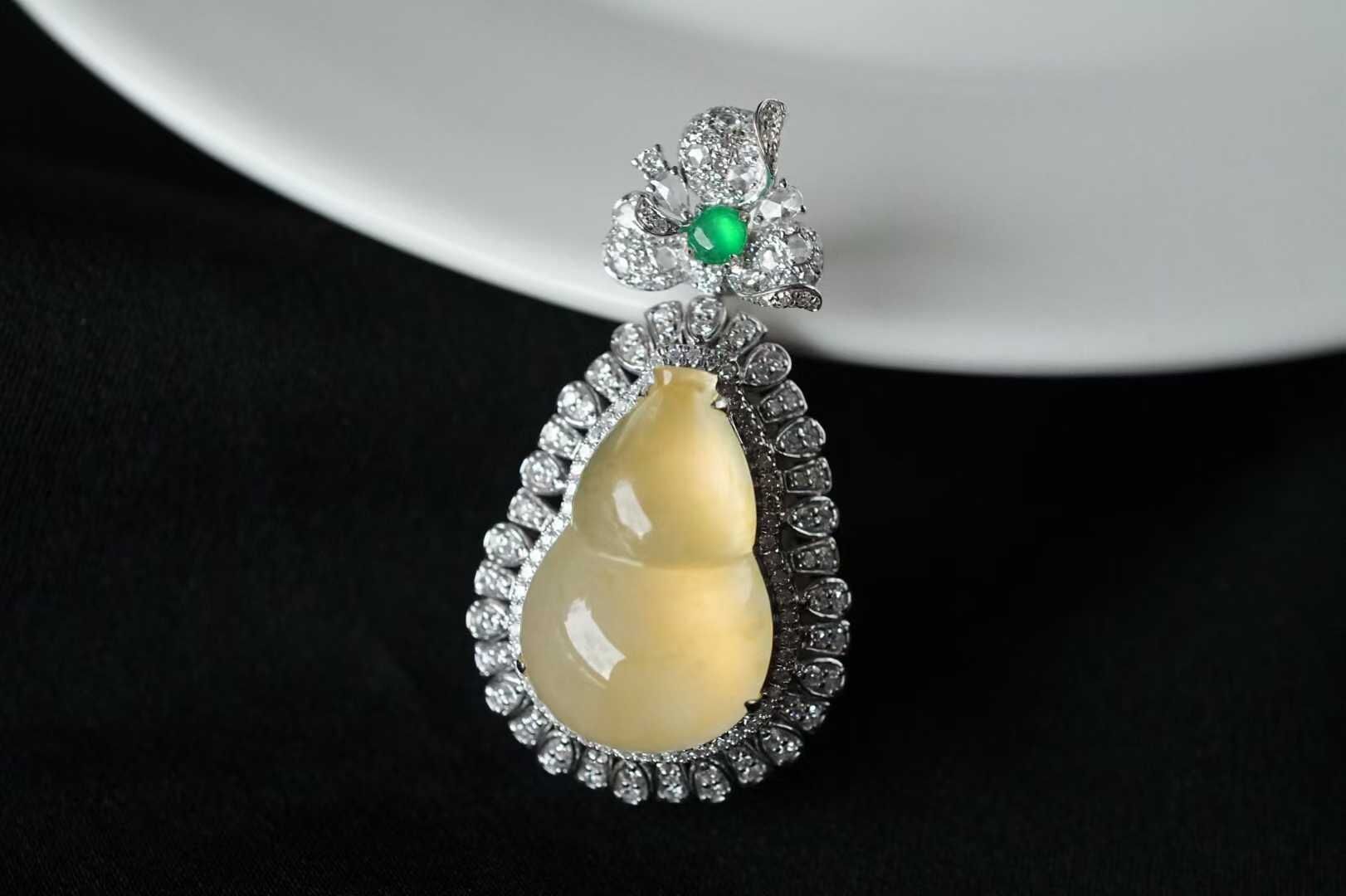 18831 翡翠高冰瑩黃翡葫蘆吊墜