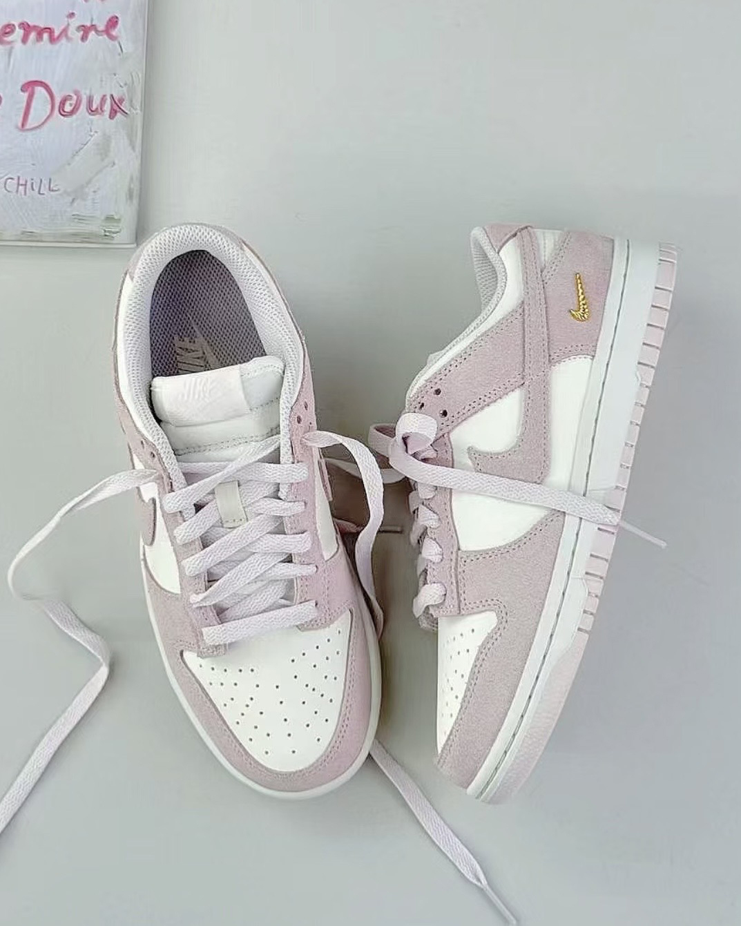 NIKE DUNK LOW 櫻花粉紫 淡粉 白色 金屬小勾 螺旋勾 麂皮 皮革女鞋 IO4244-100 / 調貨