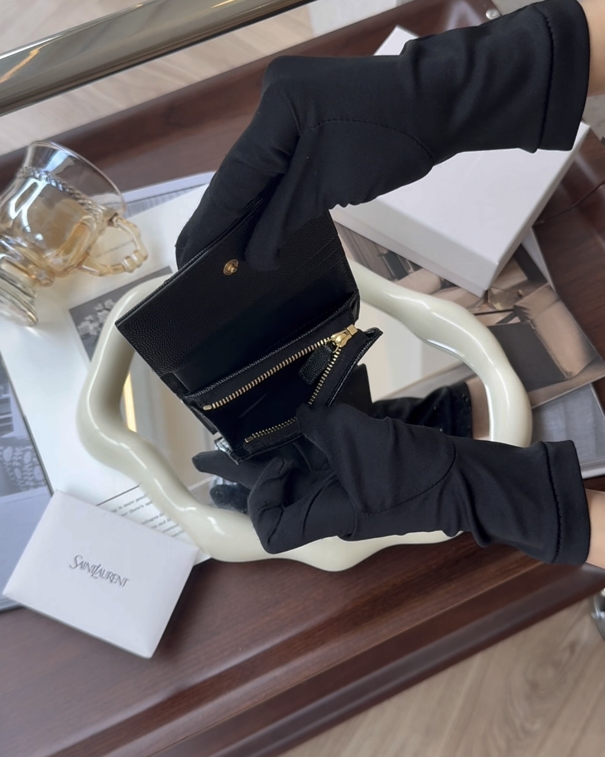 YSL｜魚子醬對開零錢短夾 黑金