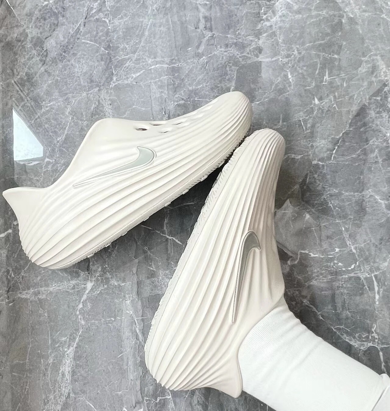 KTQ STORE ‧ Nike ReactX Rejuven8 "Spruce Aura" 防水拖奶油白 HV5060-005