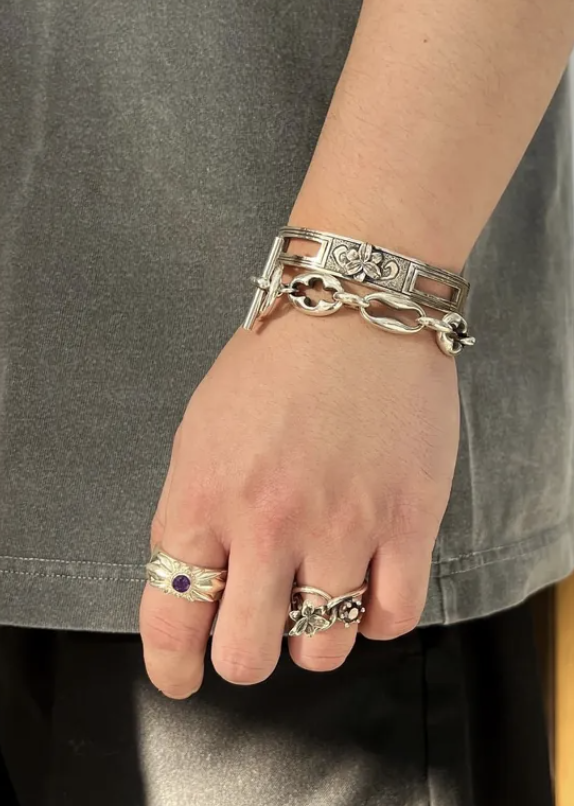 Lily Circle Ring with stone