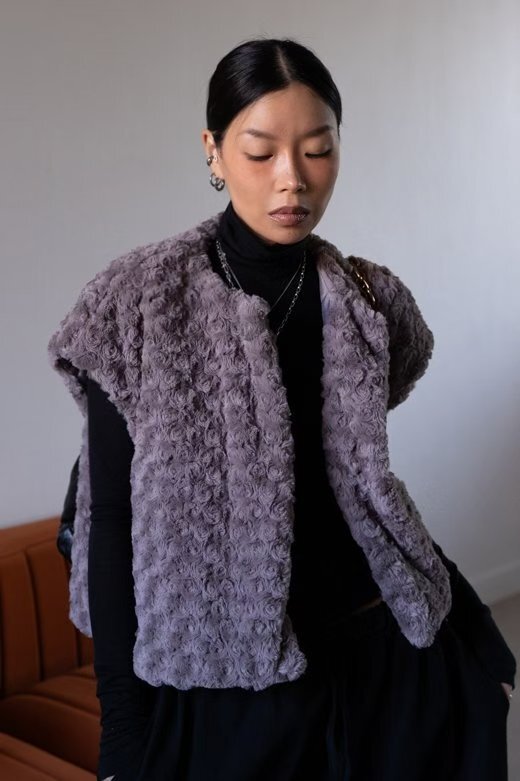 CC20 玫瑰pattern毛毛背心外套 *特價*