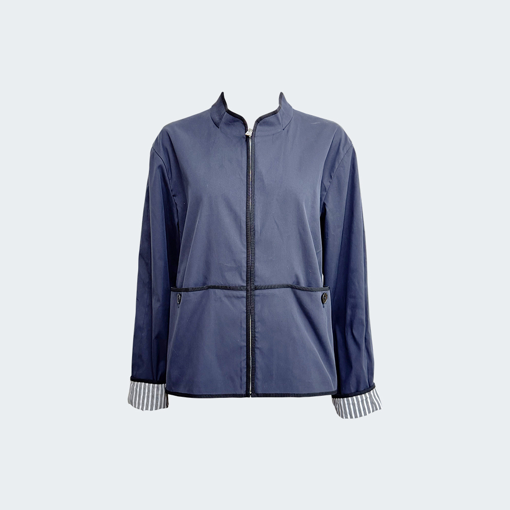 靜謐線條感拉鍊外套