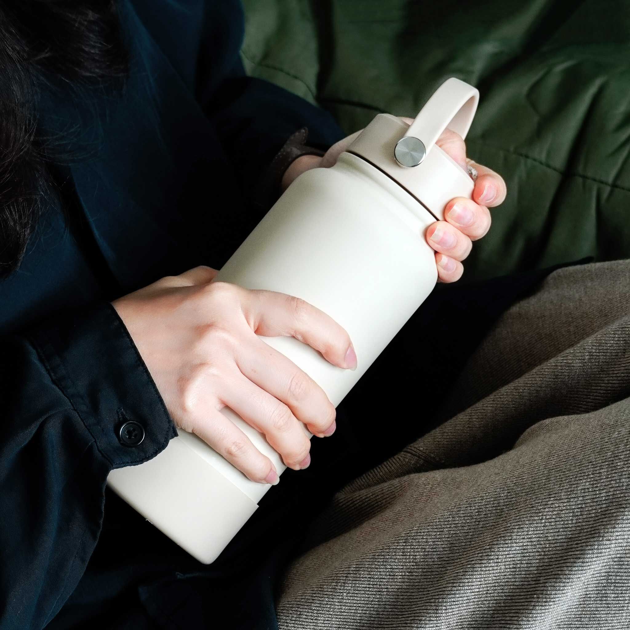 戶外手提不鏽鋼保溫杯 三色售