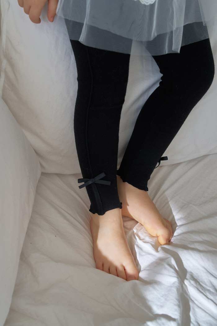 正韓春momoann 兩色蝴蝶結內搭褲