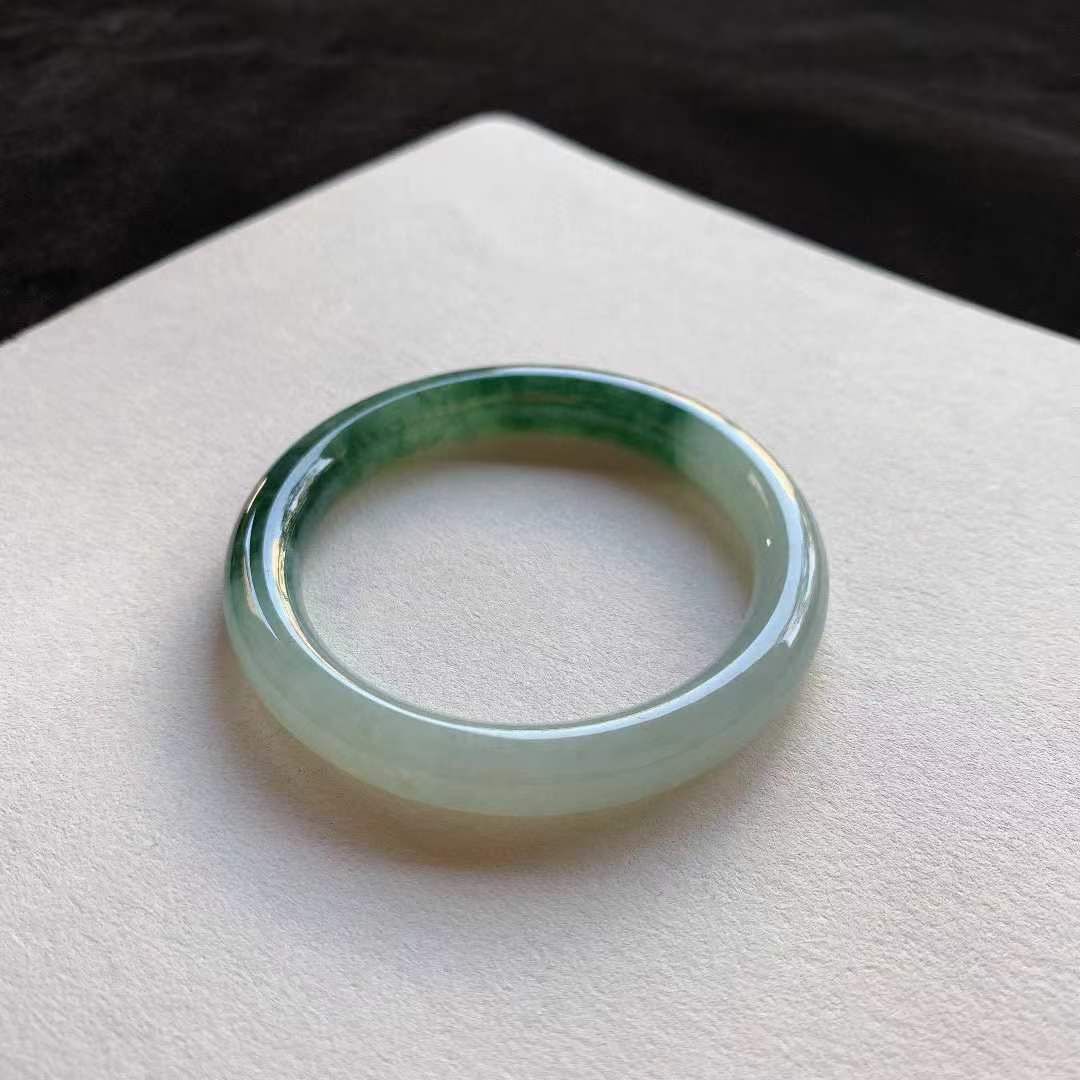 182366 54.8mm翡翠油綠圓條手鐲 (54-56)