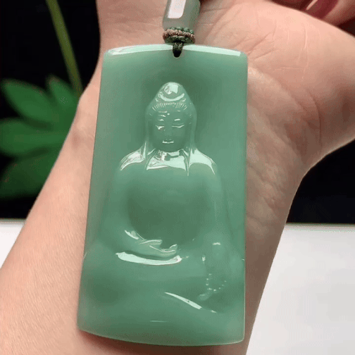 18328 翡翠底色觀音牌
