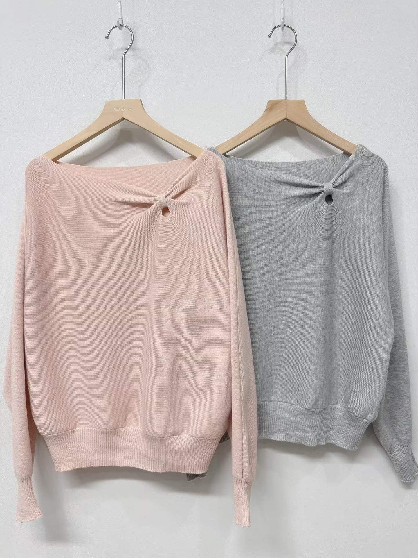 LU5401 單肩蝴蝶皺皺平領上衣 *特價* (優惠碼同充值購物金不適用)