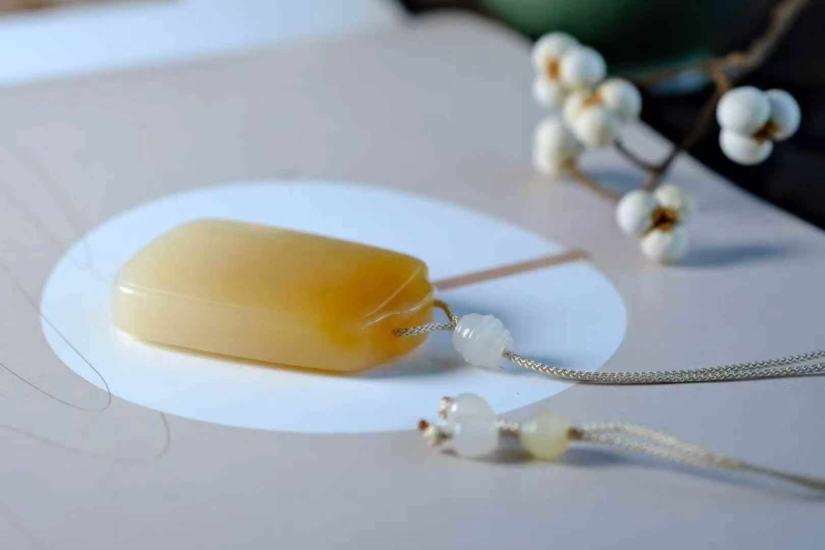 18746 和田玉巴沙料無事牌