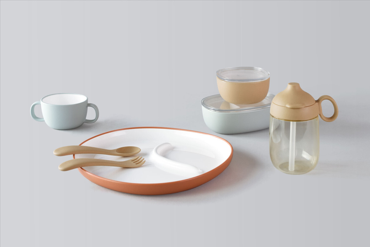 KINTO-BONBO 分隔餐盤,此系列餐具為KINTO設計師柴田文江專門為嬰幼兒所設計。