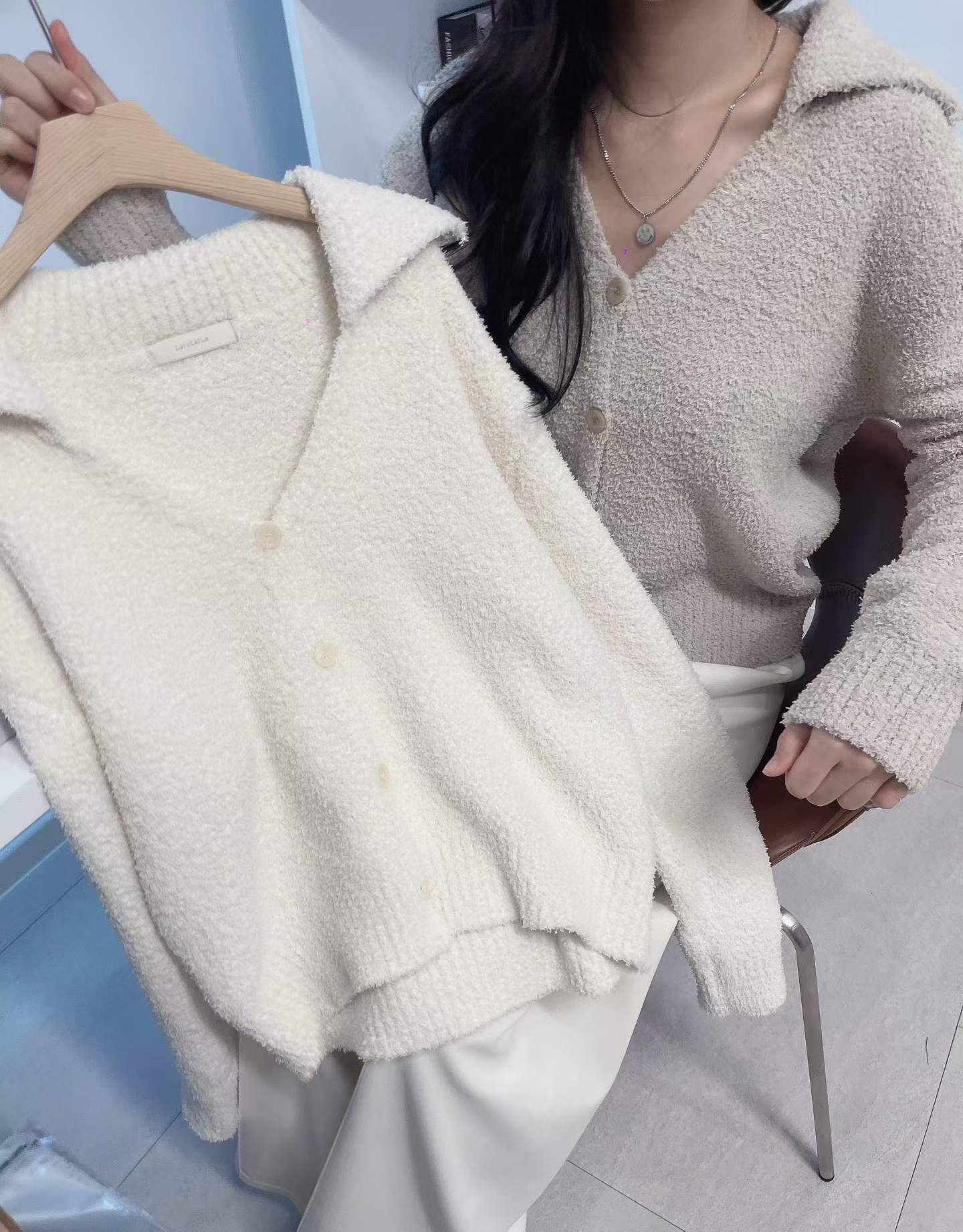 LU5402 羊羔毛開V翻領排扣外套 *特價* (優惠碼同充值購物金不適用)