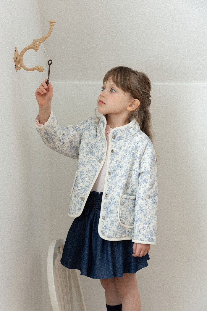 正韓春Perrobebe BABY藍春季花朵外套