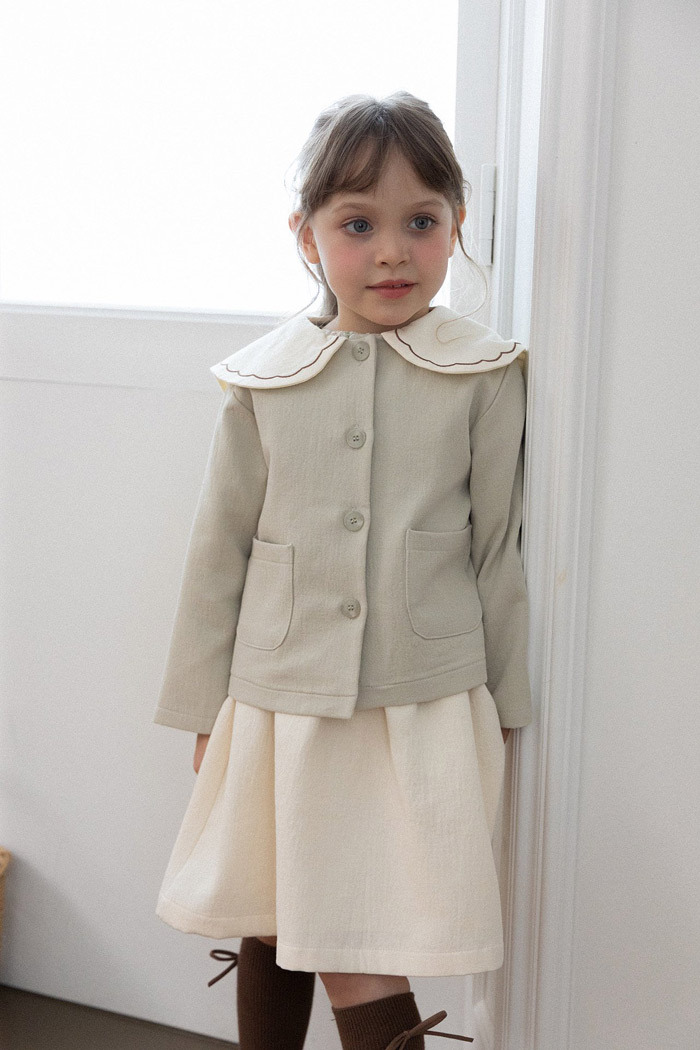 正韓春Perrobebe 兩色方領學院感外套