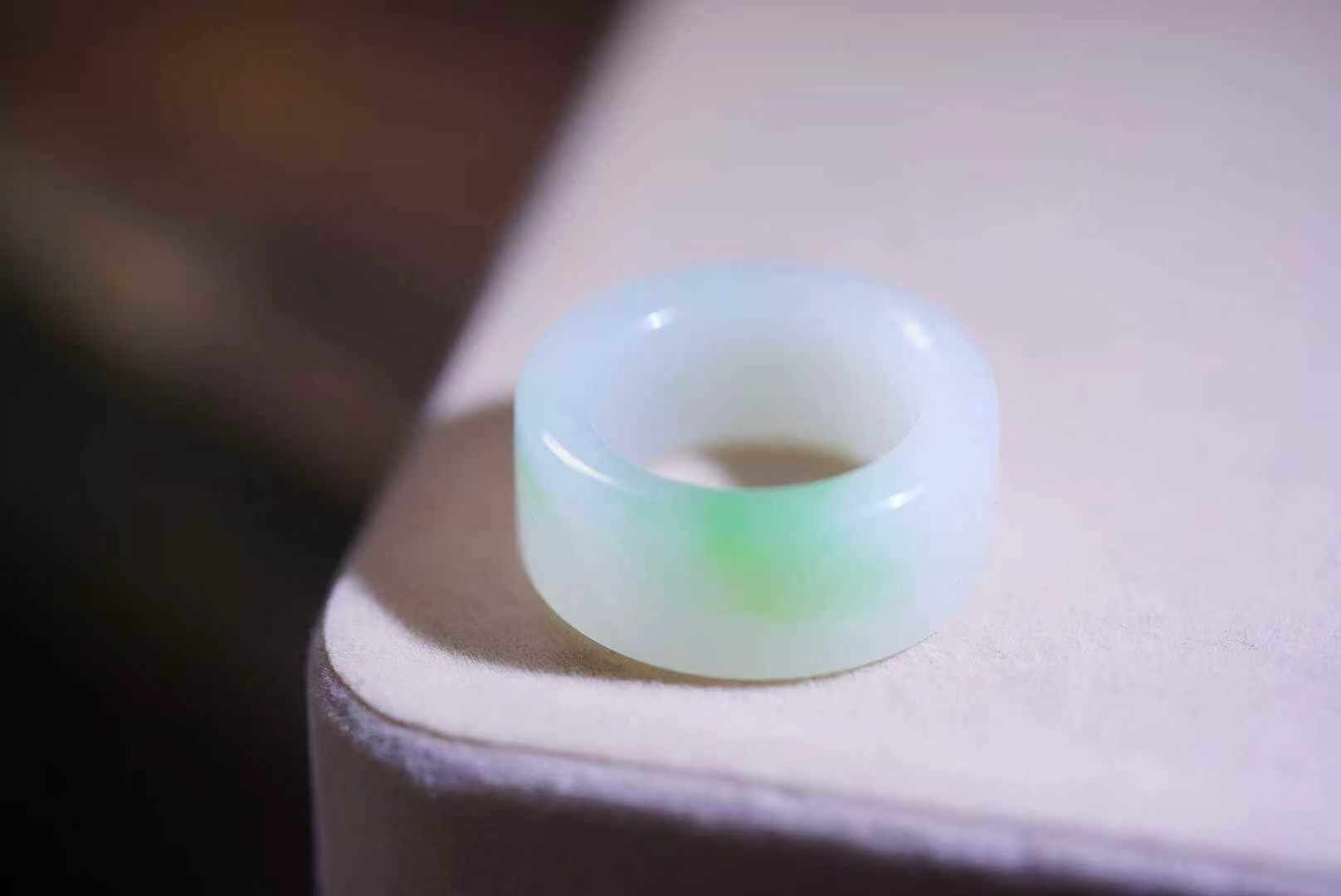 18753 和田玉翠青扳指 (內徑 20.5mm)