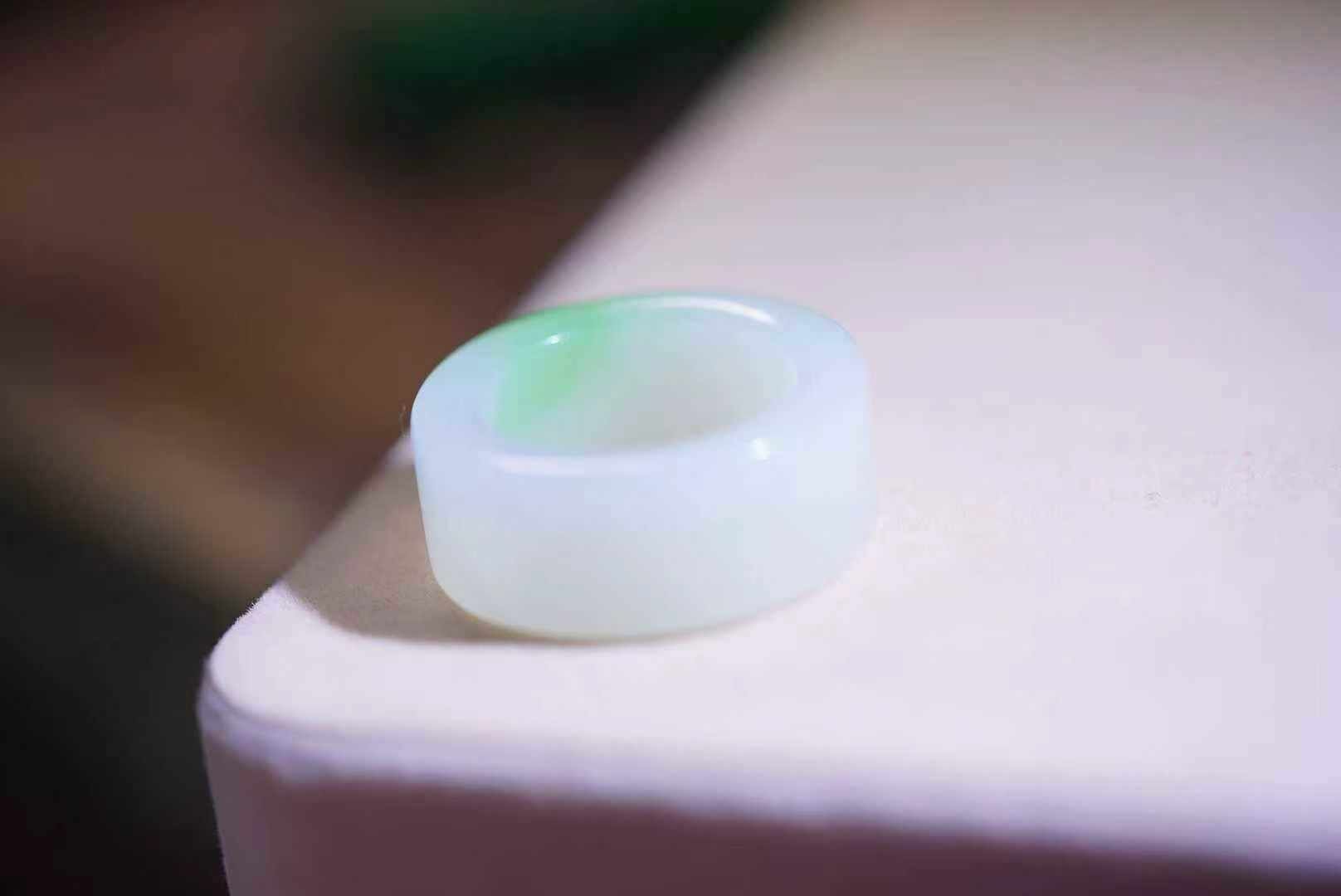 18753 和田玉翠青扳指 (內徑 20.5mm)