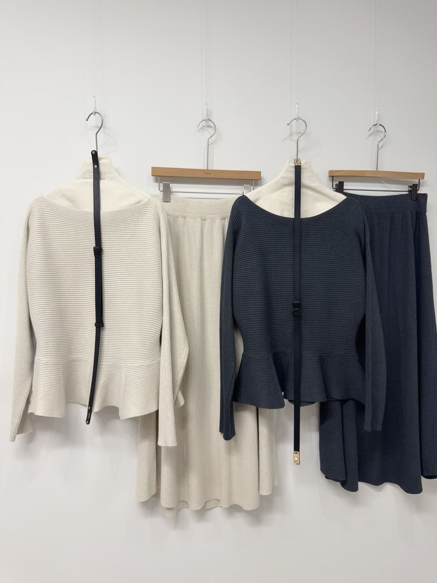 LU5410 小露肩坑紋上衣半身裙腰帶套裝 *特價* (優惠碼同充值購物金不適用)