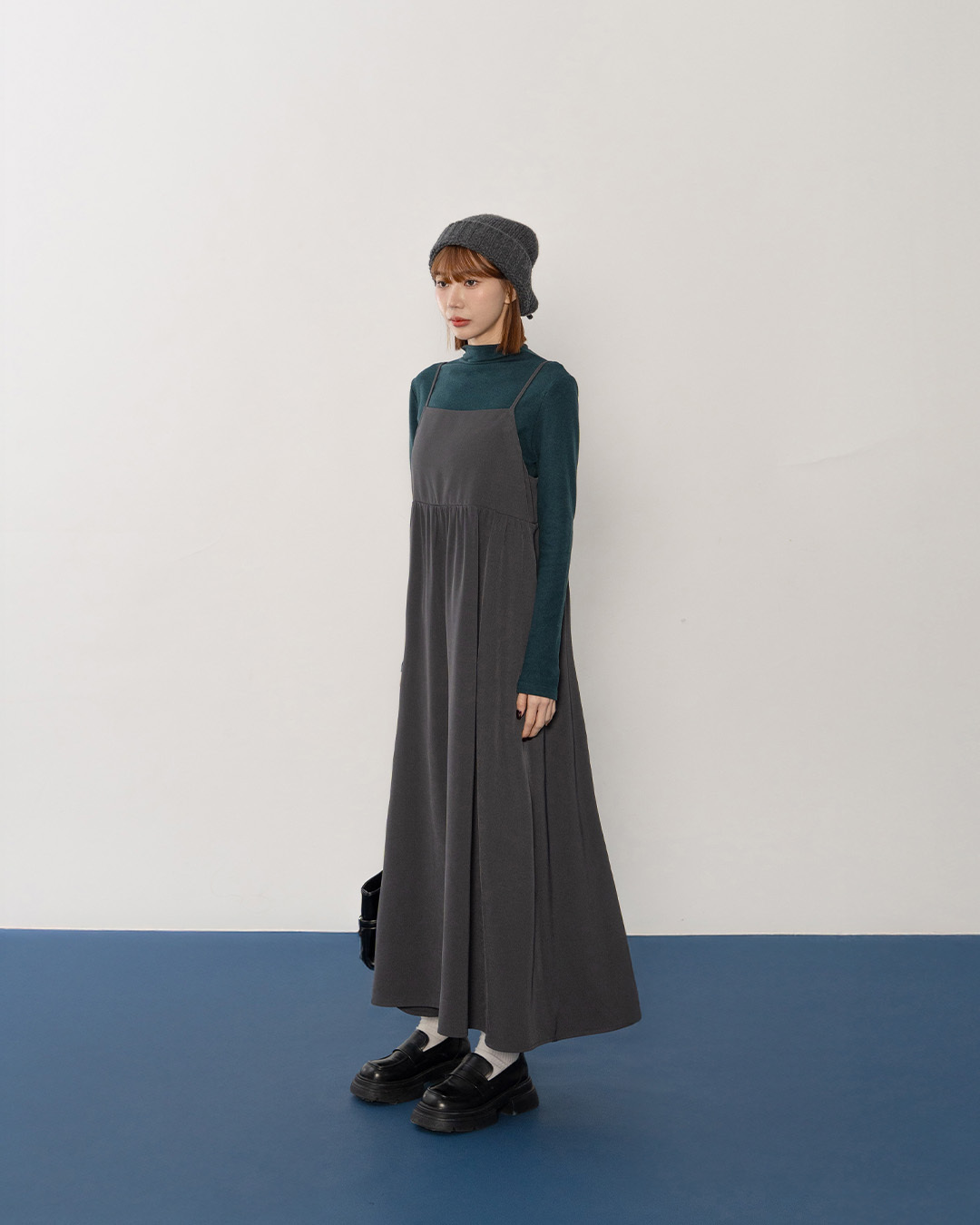 Strappy backless design, spaghetti strap dress, available in two colors.【01087242】in stock+pre-order