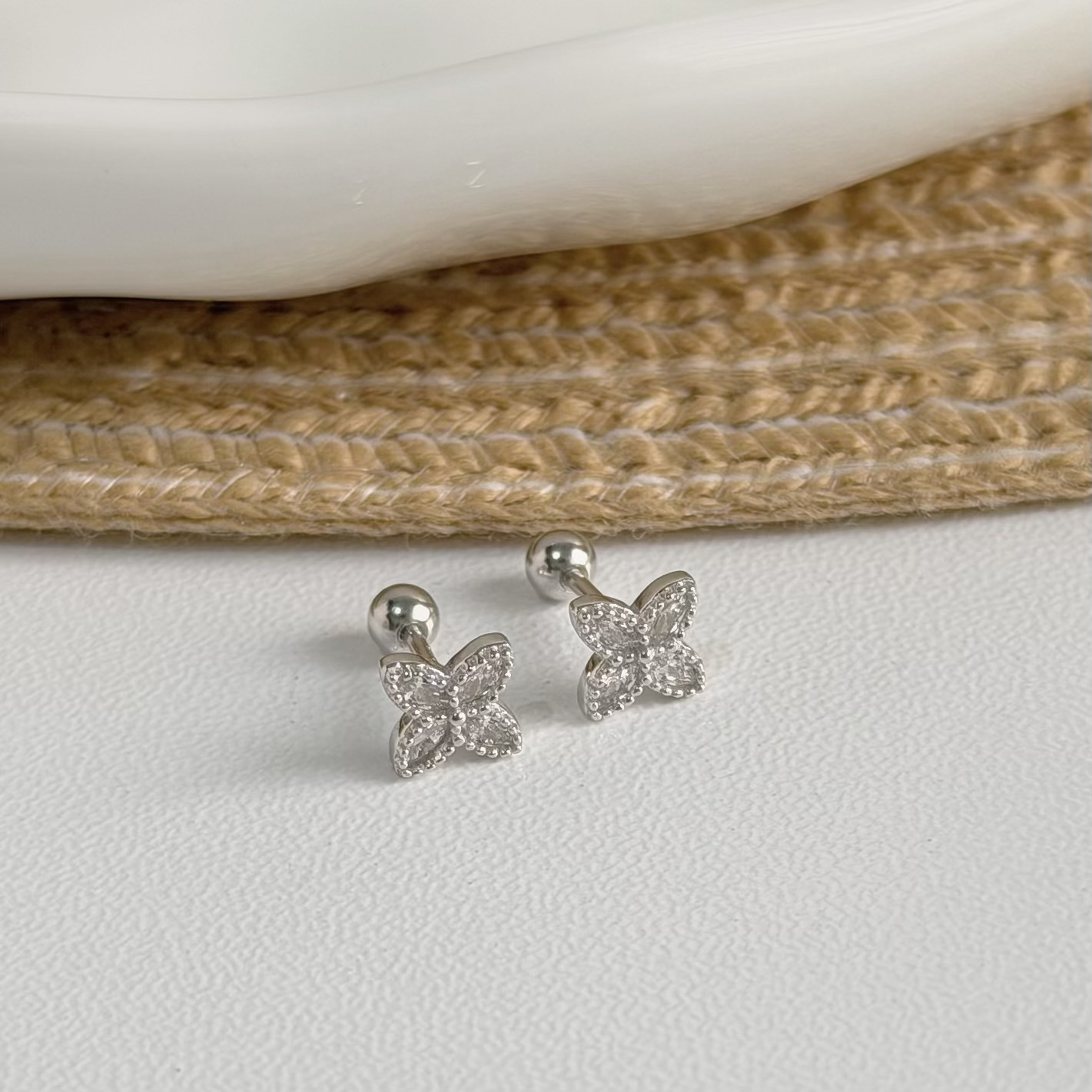 V208【輕奢】滿鑽四葉草純銀鎖針