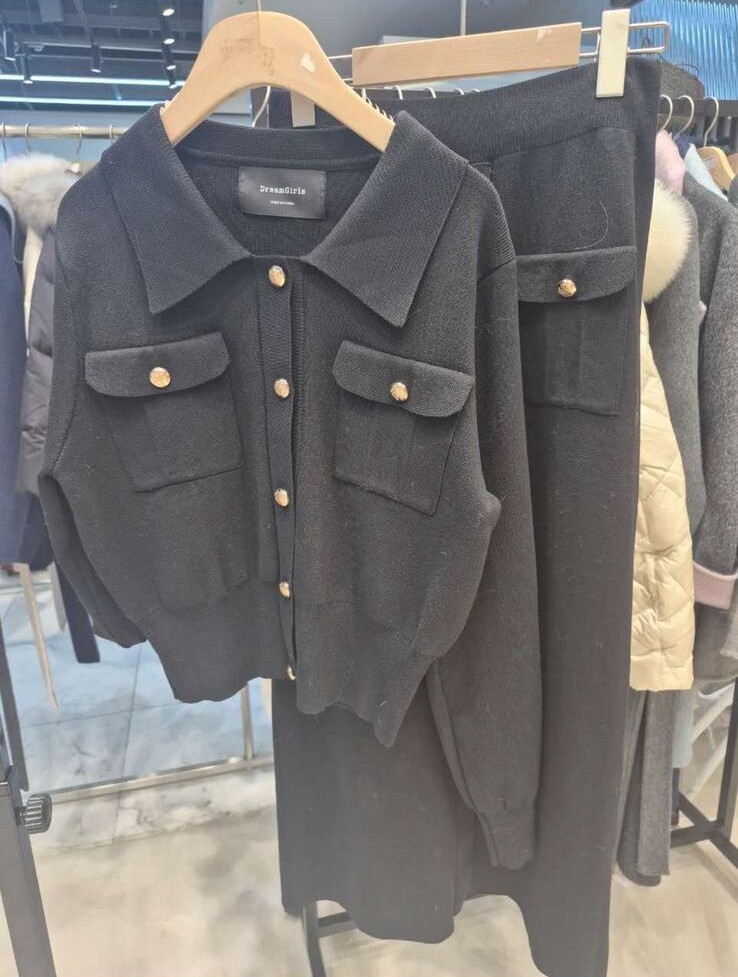 HP33   ( 1SET )上身:胸40 -48     長20   /  下身:  裙 腰24-44      HI36 -44   長34   $499 (一口價)