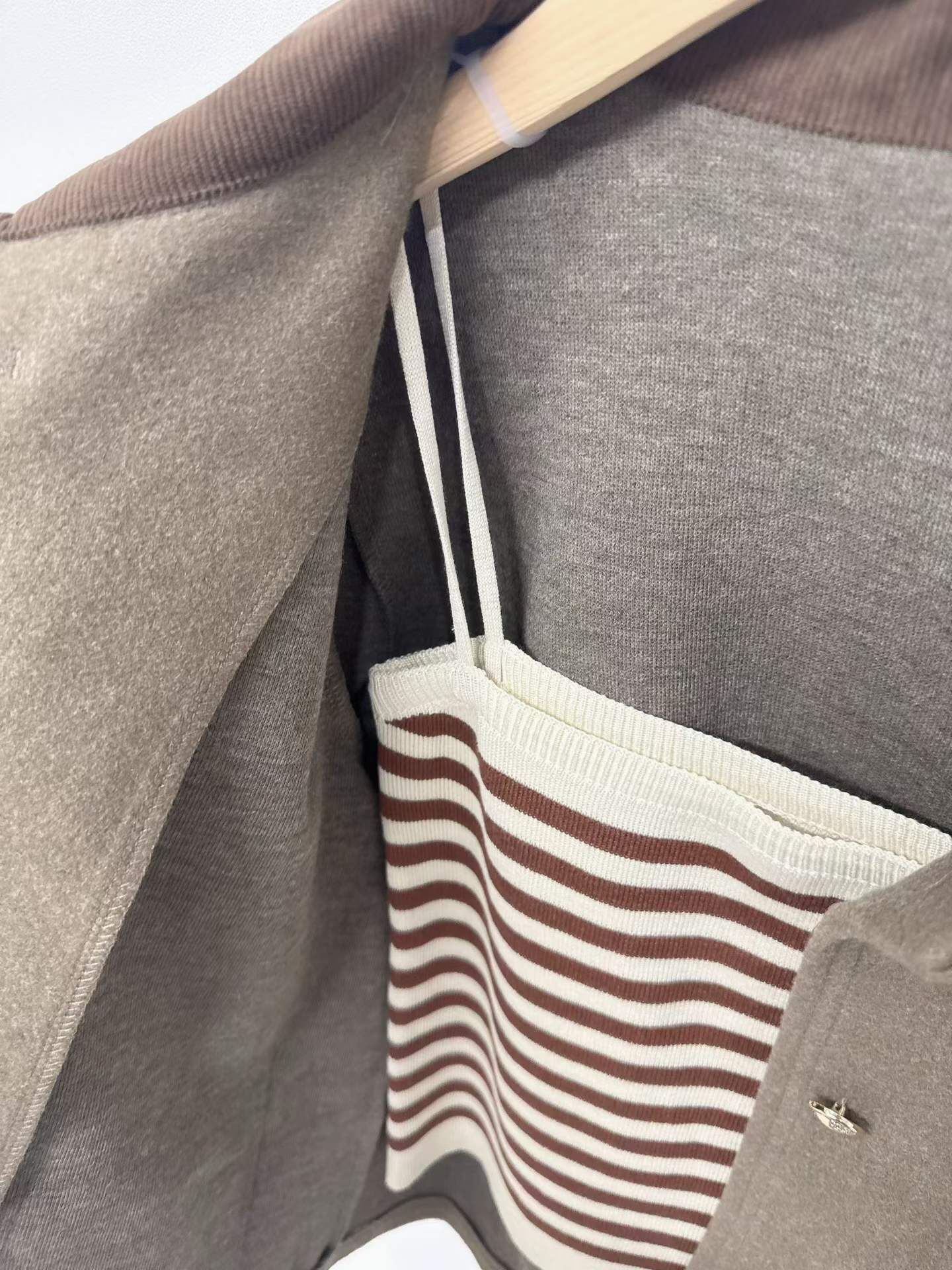 LU5417 拼色翻領排扣收腰外套 *特價* (優惠碼同充值購物金不適用)