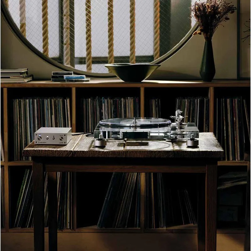 Audio-Technica AT-LPA2 Belt-Drive Turntable