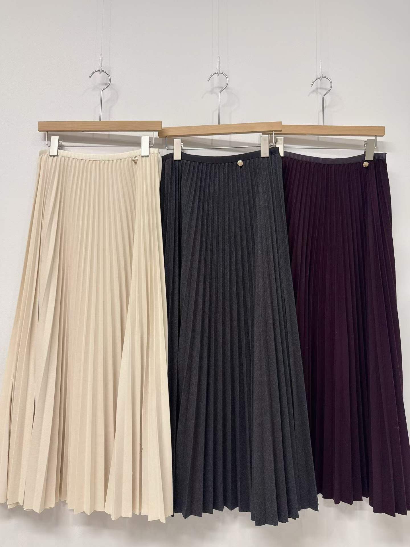 LU5418 百褶高腰垂感半身裙 *特價* (優惠碼同充值購物金不適用)