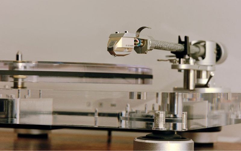 Audio-Technica AT-LPA2 Belt-Drive Turntable