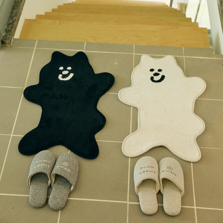 韓國 ooowl 造型塗鴉地毯 BEAR 白色