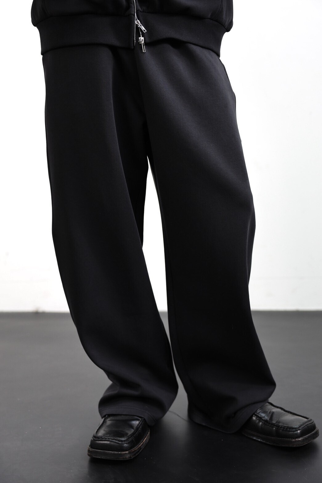 SYO Light-Washed Sculpted Cotton Pants