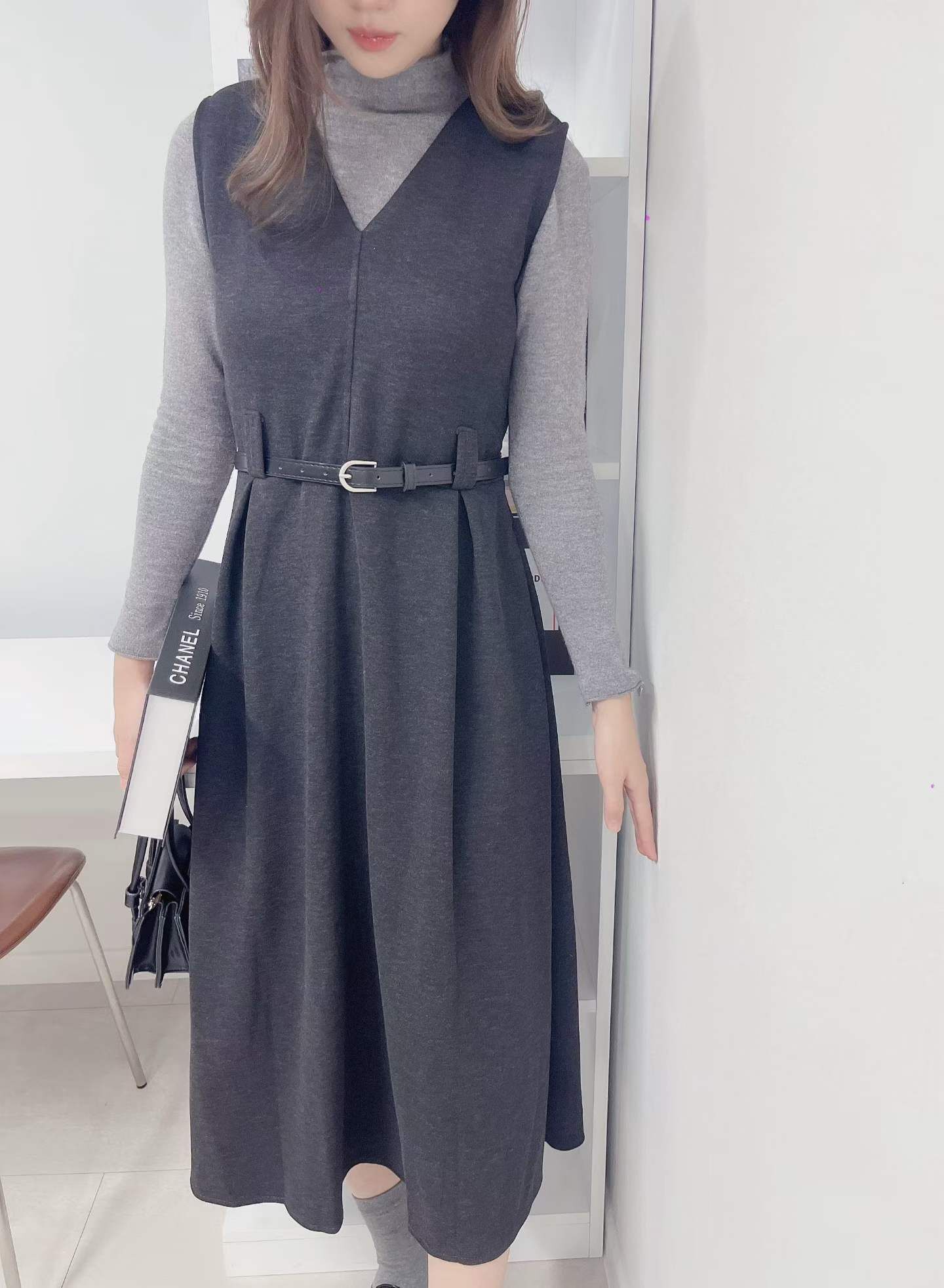 LU5424 企領打底V領壓褶皮帶背心裙 *特價* (優惠碼同充值購物金不適用)