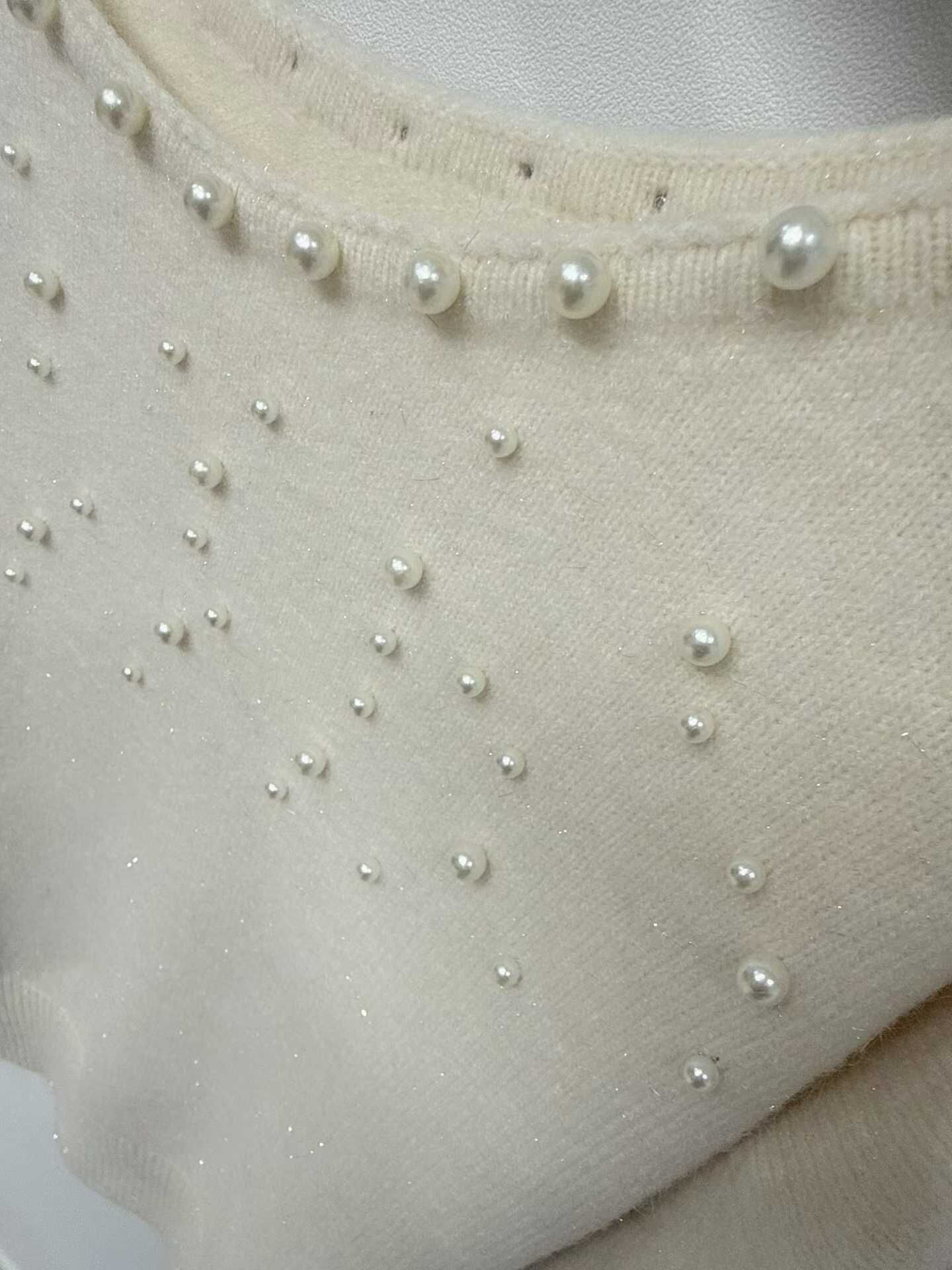 LU5428 時尚珠珠圓領織紋上衣 *特價* (優惠碼同充值購物金不適用)