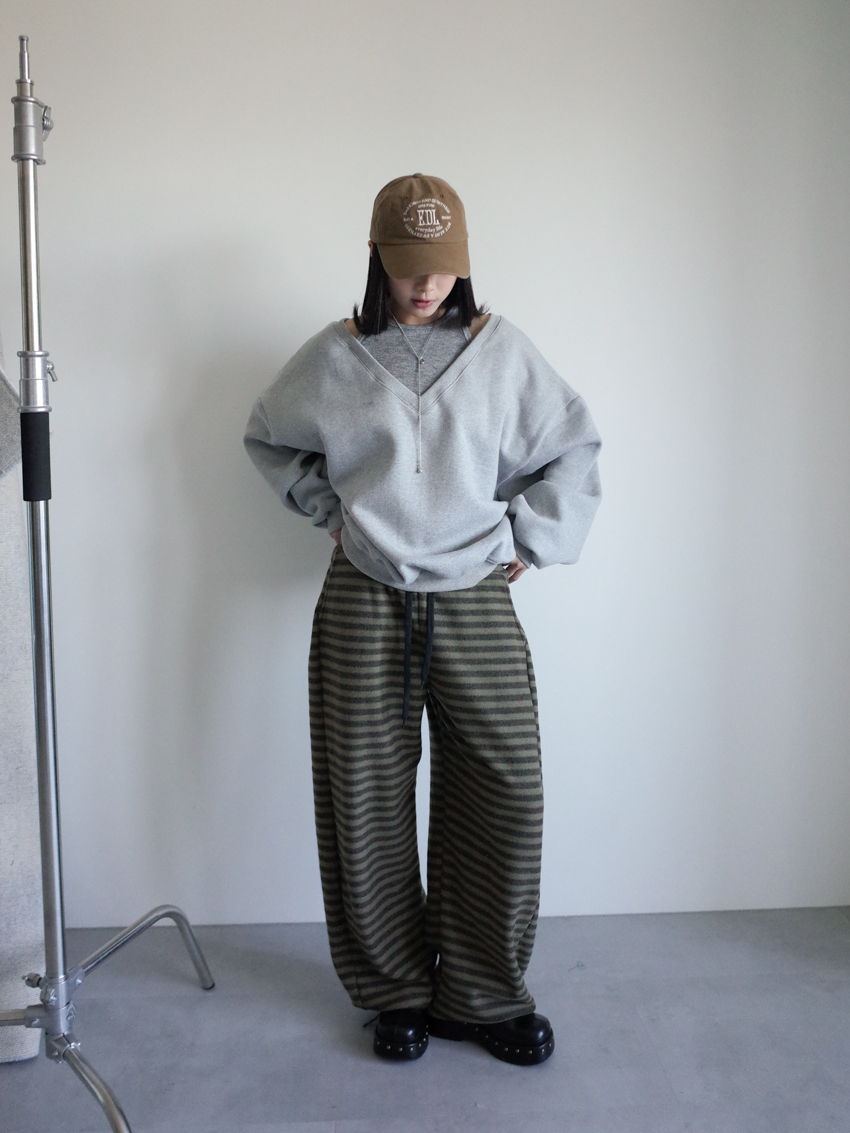 layered cut-out shoulder V-neck fleece sweatshirt