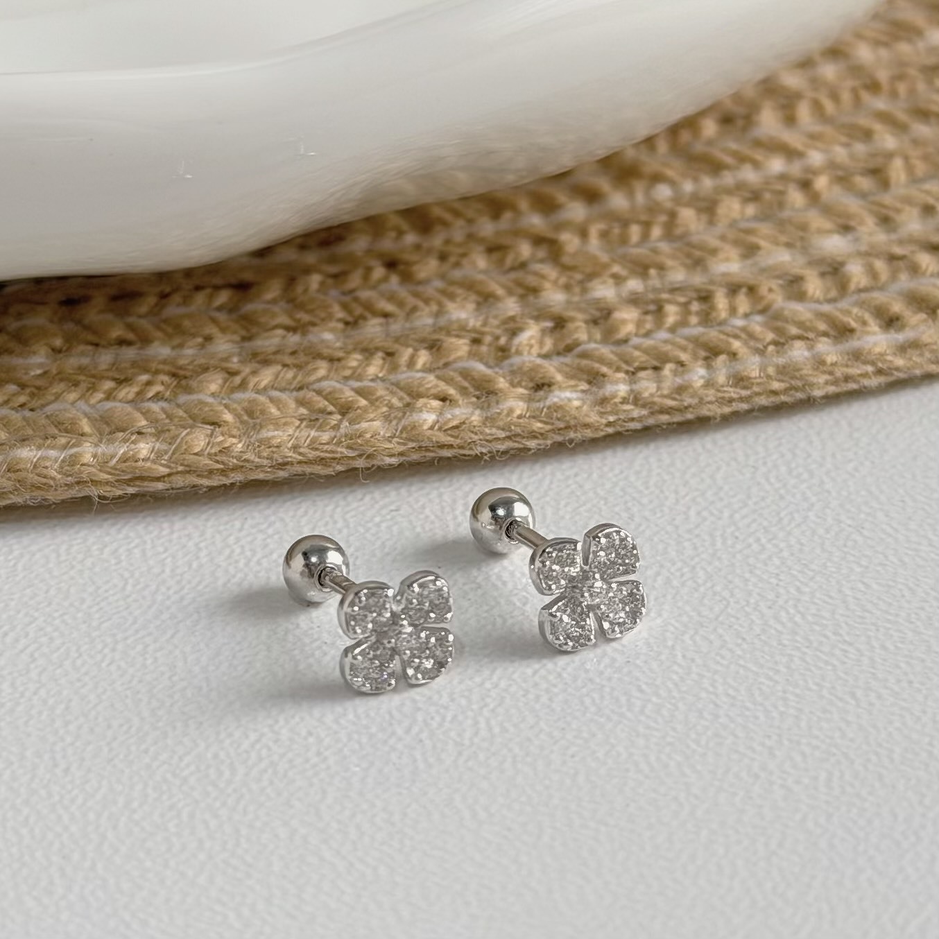 V198【輕奢】排鑽四葉草純銀鎖針