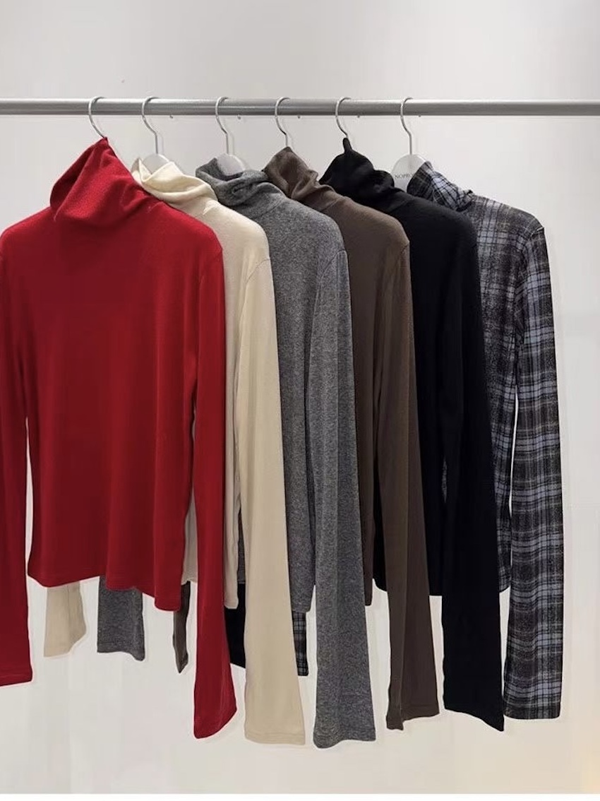 center seam tencel wool mock neck thumbhole base top