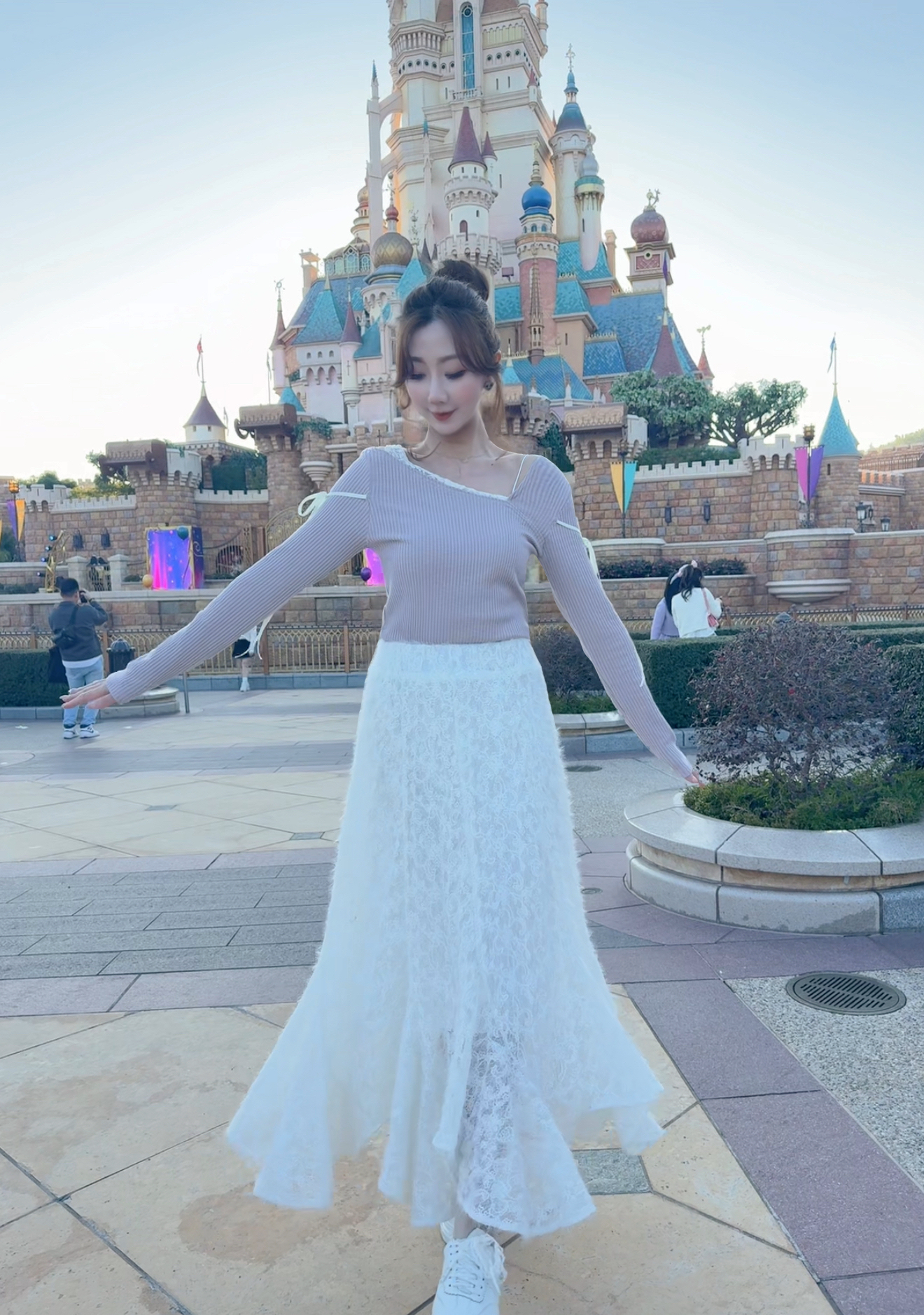 *BJ2 MADE SERIES* THE SCULPTED BLOOMFLARE LACE SKIRT 260128