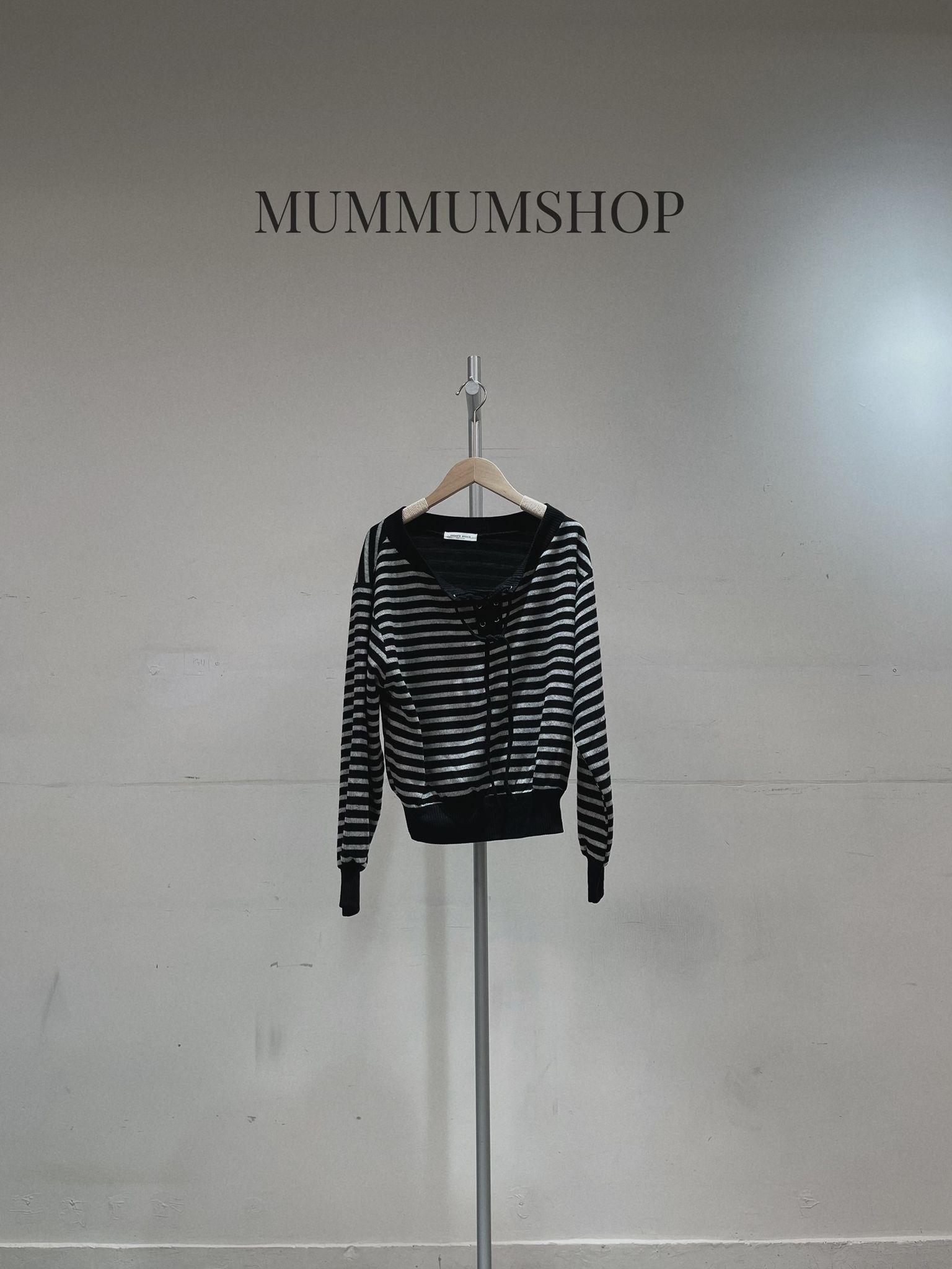 0213112/黑白條紋繩結上衣/46/46/36/22