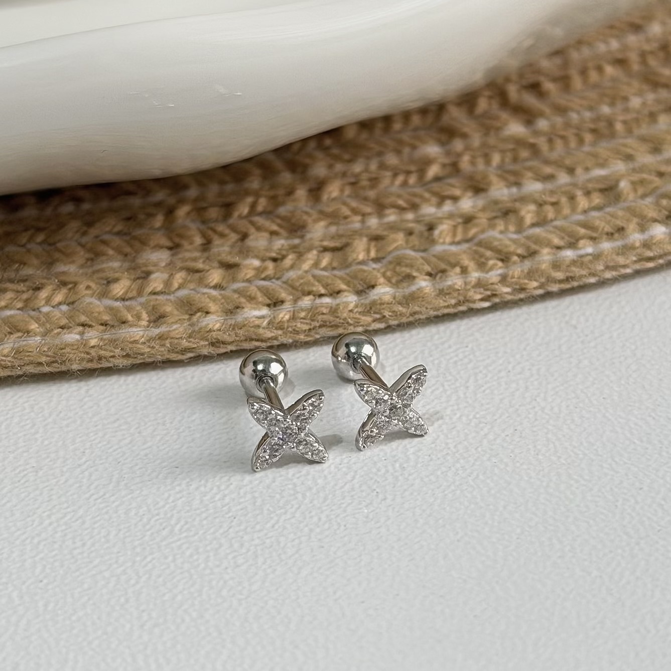 V195【輕奢】排鑽星芒純銀鎖針