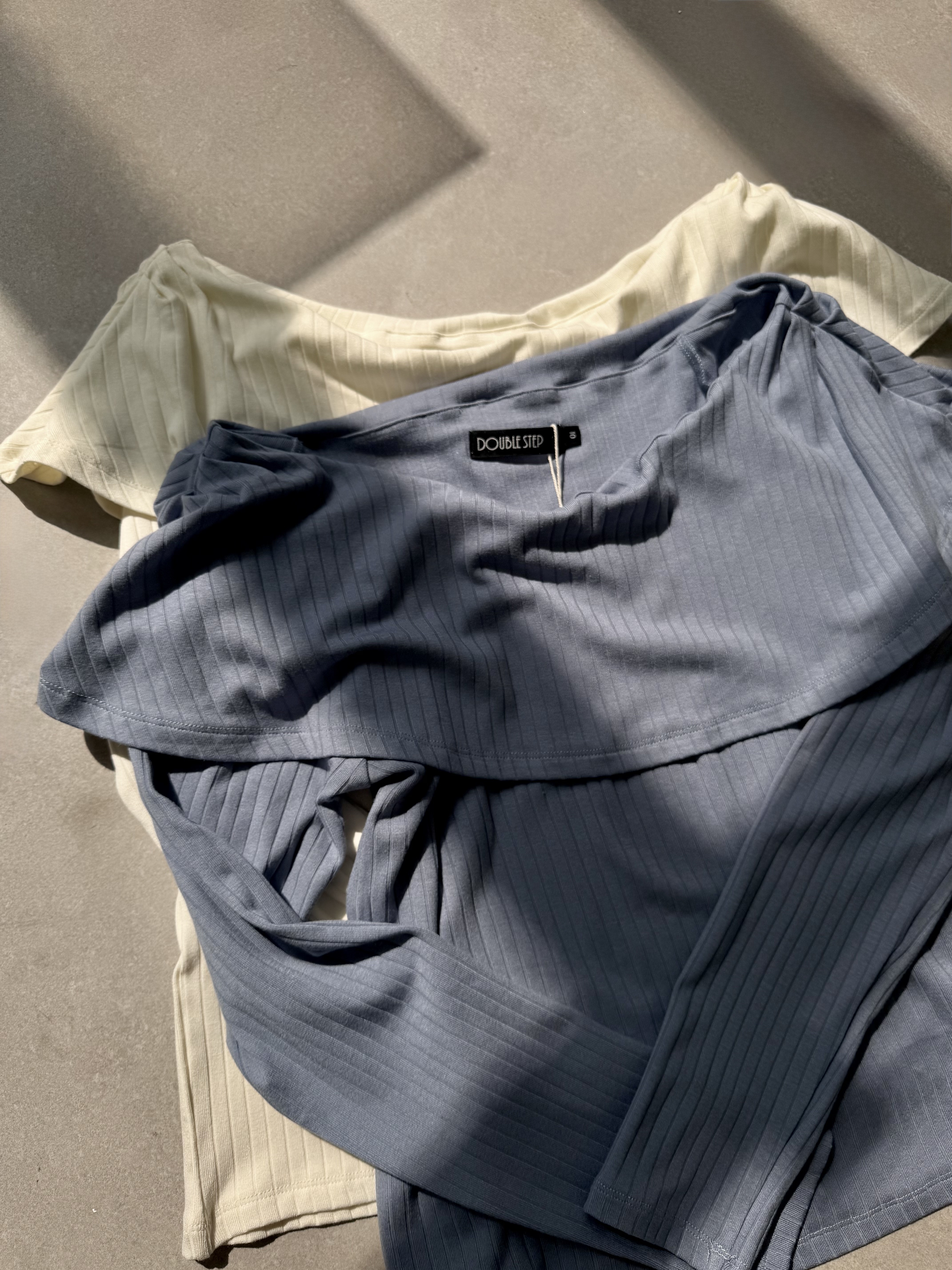 舒適優雅～荷葉一字肩棉上衣 - BL61895