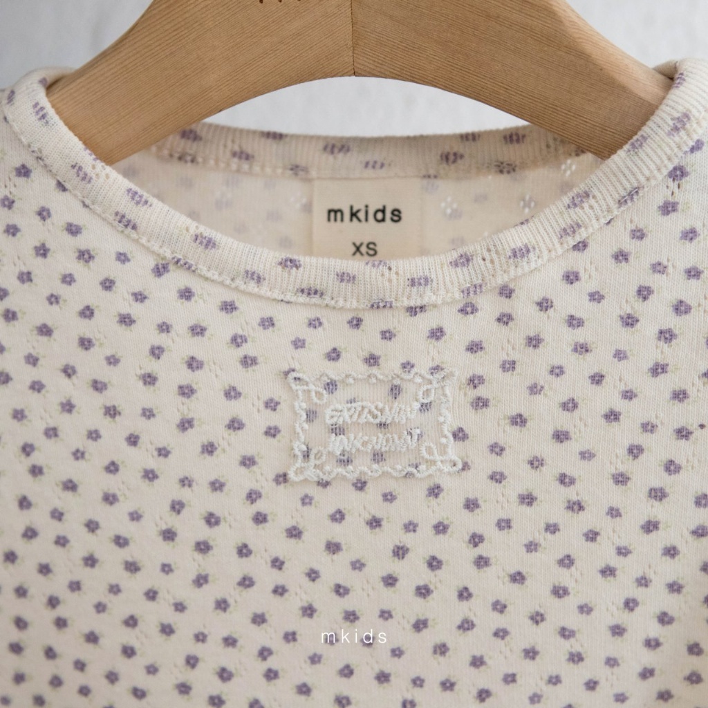 正韓春Mkids  滿滿小花上衣